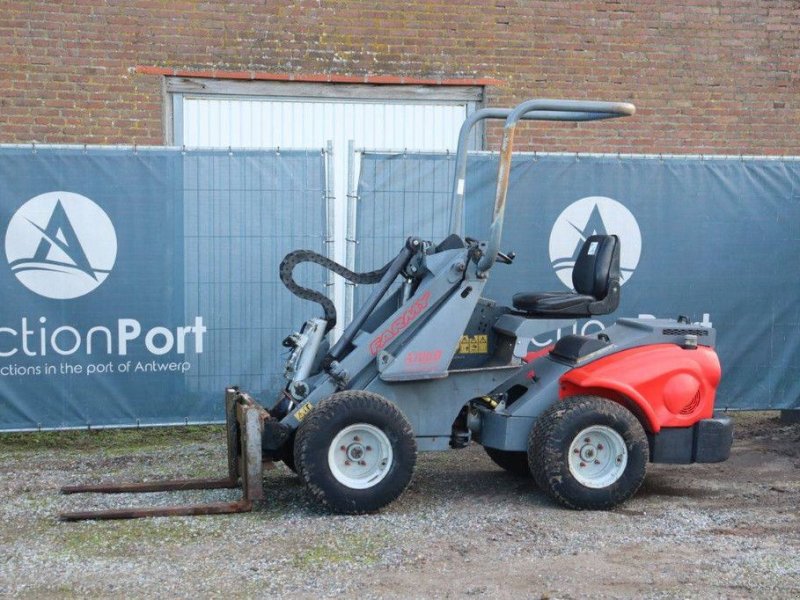 Radlader des Typs Sonstige Farmy A700D, Gebrauchtmaschine in Antwerpen (Bild 1)