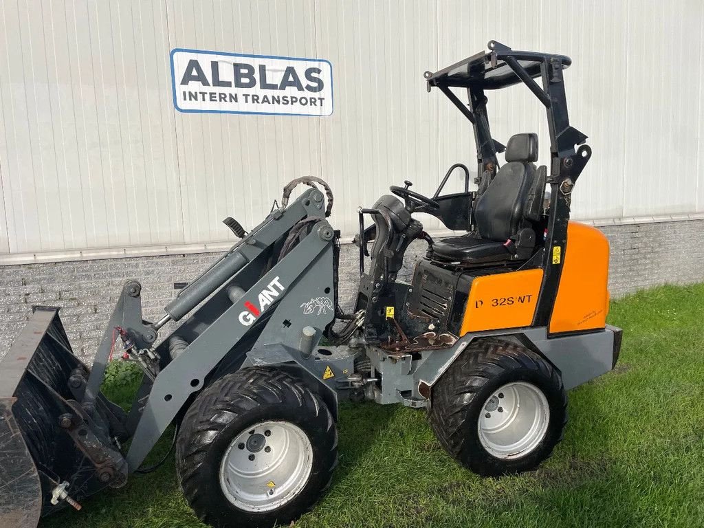 Radlader del tipo Sonstige Giant 332SWT met hoge giek met kenteken, Gebrauchtmaschine en Kwintsheul (Imagen 3)