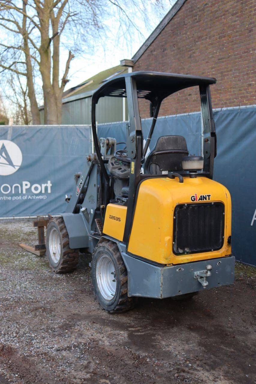 Radlader от тип Sonstige Giant D2635, Gebrauchtmaschine в Antwerpen (Снимка 4)