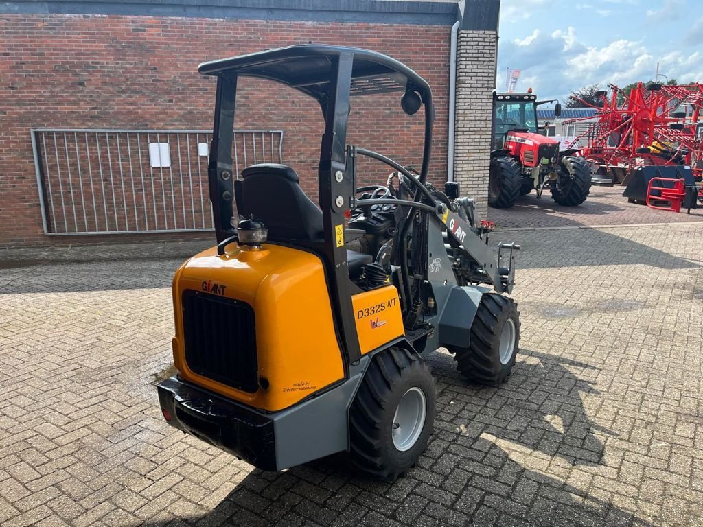 Radlader of the type Sonstige Giant D332SWT, Gebrauchtmaschine in MARIENHEEM (Picture 4)
