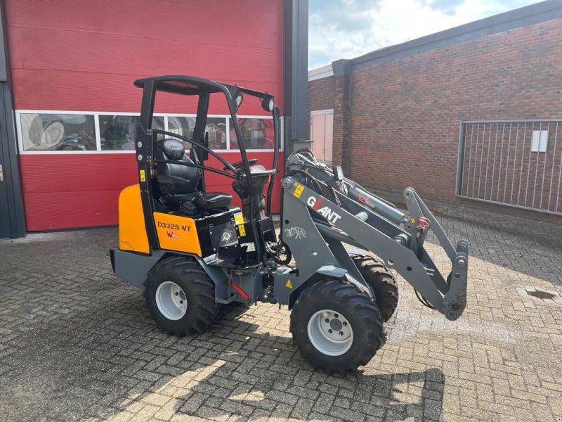 Radlader typu Sonstige Giant D332SWT, Gebrauchtmaschine v MARIENHEEM (Obrázek 1)