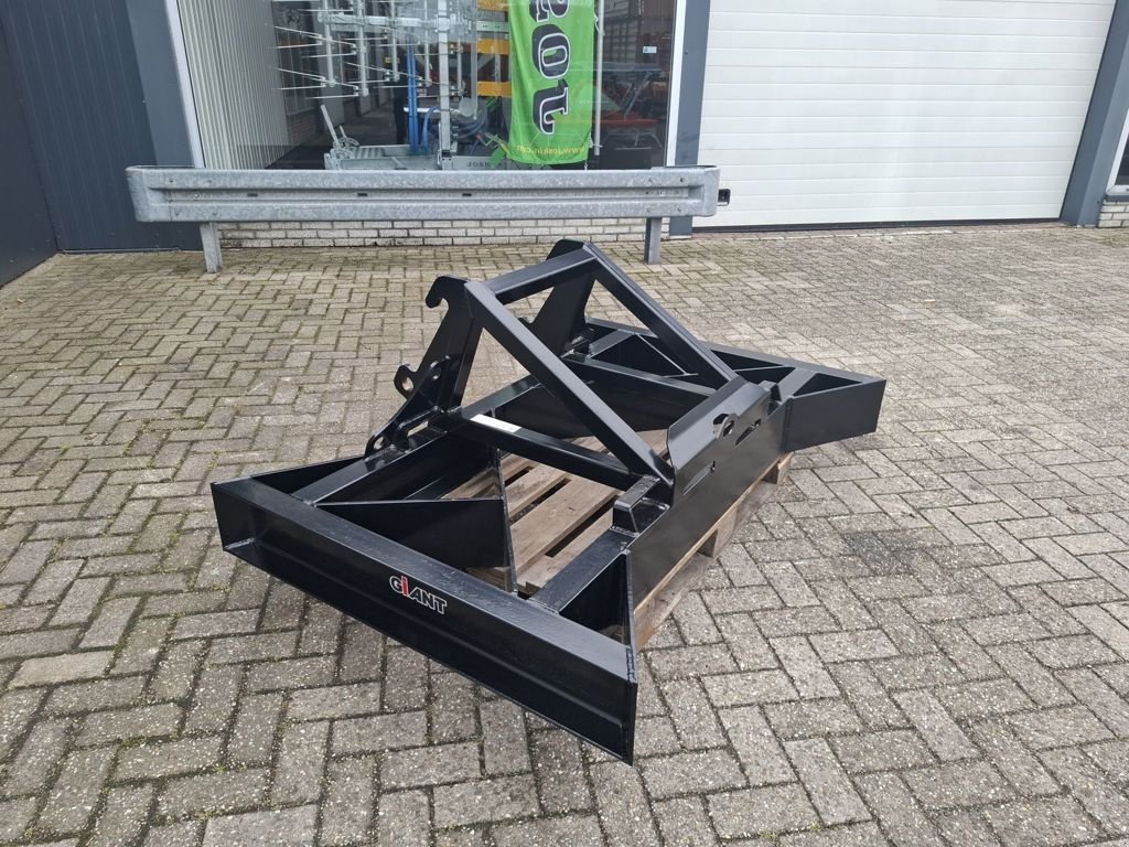 Radlader des Typs Sonstige Giant EGFR-1750, Neumaschine in MARIENHEEM (Bild 1)