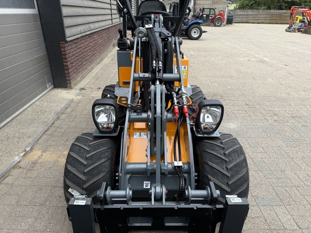 Radlader of the type Sonstige Giant G1200 minishovel / kniklader NIEUW &euro;400 LEASE, Neumaschine in Neer (Picture 8)