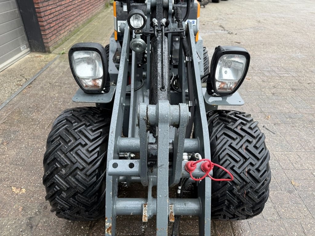 Radlader van het type Sonstige Giant G1500 X-TRA minishovel / kniklader BJ 2024, Gebrauchtmaschine in Neer (Foto 9)