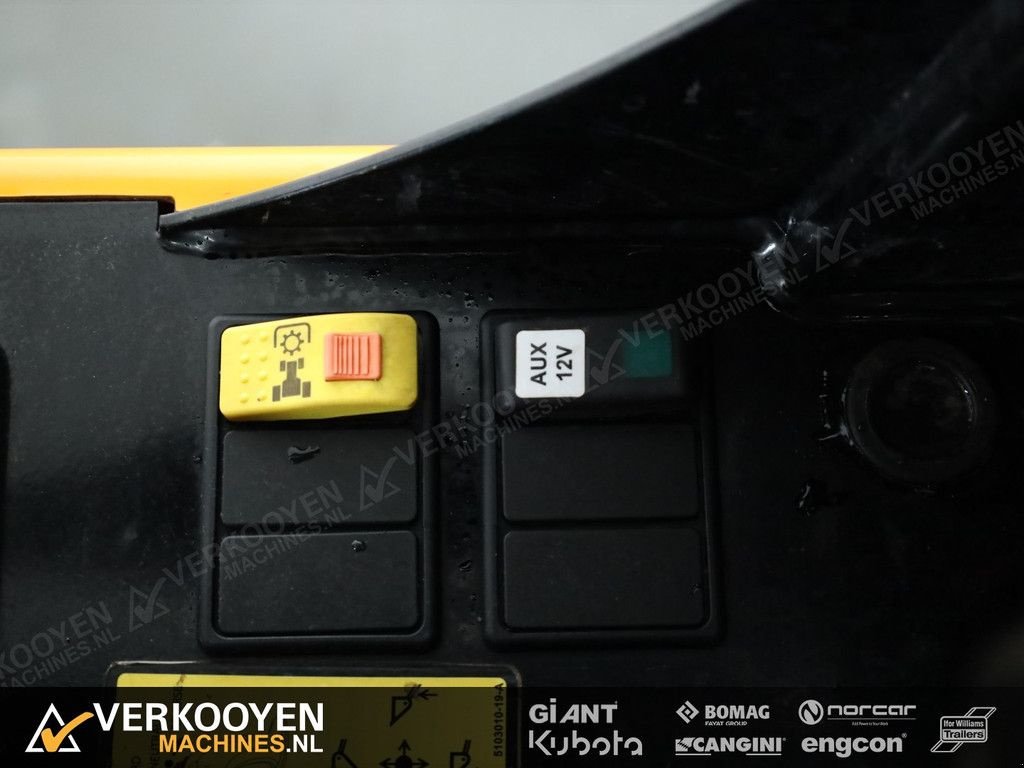 Radlader des Typs Sonstige Giant G2300 X-tra HD Full options!, Gebrauchtmaschine in Vessem (Bild 11)