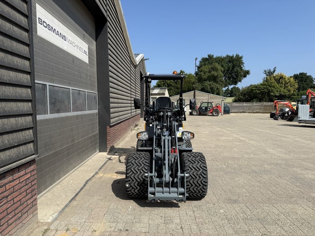 Radlader of the type Sonstige Giant G2300 X-TRA HD minishovel / kniklader NIEUW &euro;545 LEASE, Neumaschine in Neer (Picture 7)