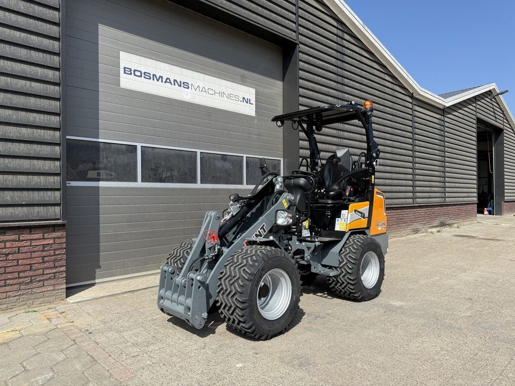 Radlader of the type Sonstige Giant G2300 X-TRA HD minishovel / kniklader NIEUW &euro;545 LEASE, Neumaschine in Neer (Picture 4)