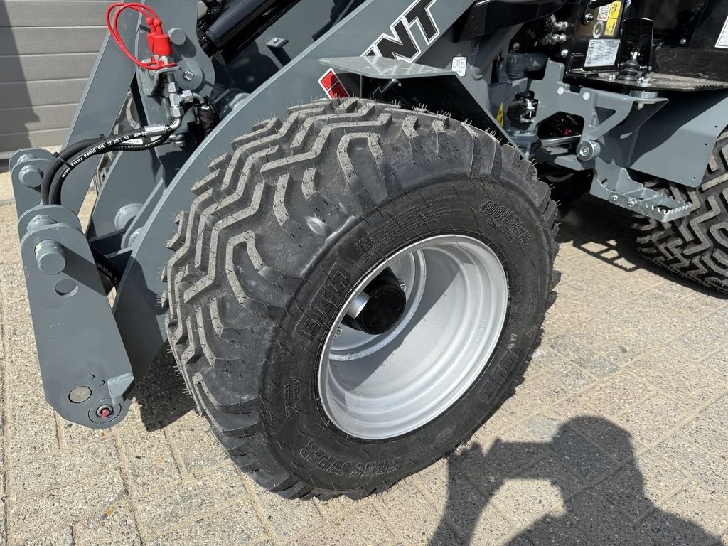 Radlader of the type Sonstige Giant G2300 X-TRA HD minishovel / kniklader NIEUW &euro;545 LEASE, Neumaschine in Neer (Picture 9)