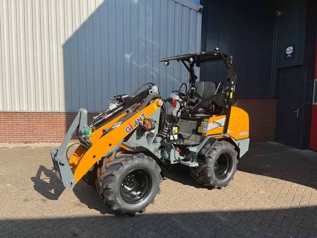 Radlader des Typs Sonstige Giant G2700 HD+, Neumaschine in MARIENHEEM (Bild 3)