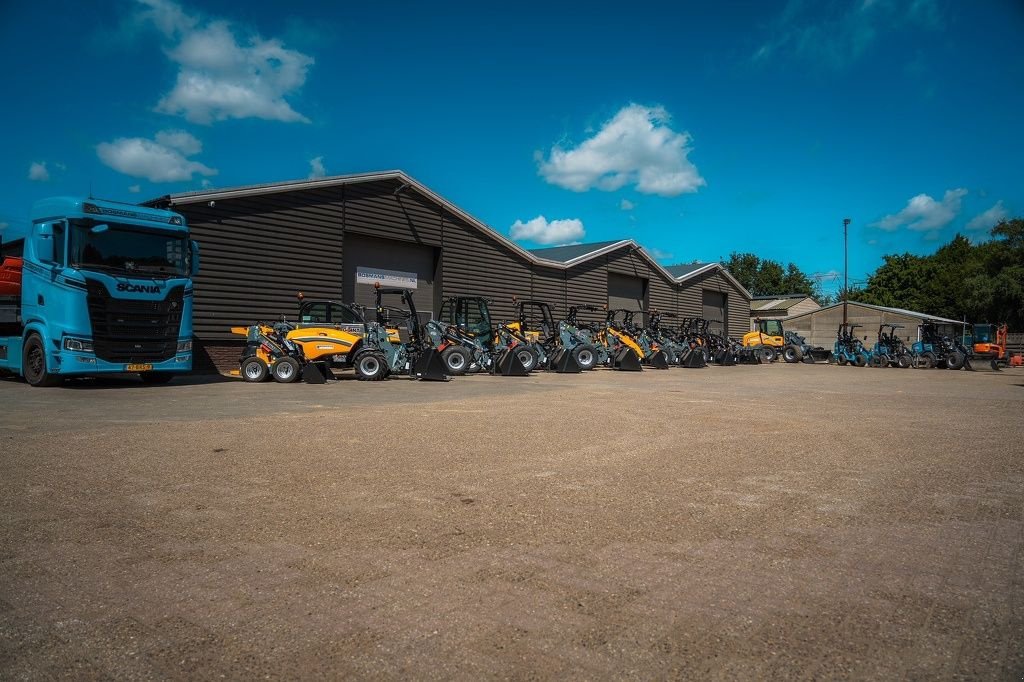 Radlader of the type Sonstige Giant G2700 HD + minishovel / kniklader DEMO 2025 50 uur, Gebrauchtmaschine in Neer (Picture 3)