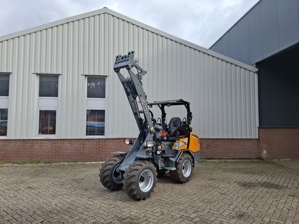 Radlader des Typs Sonstige Giant G2700 HD, Neumaschine in MARIENHEEM (Bild 3)