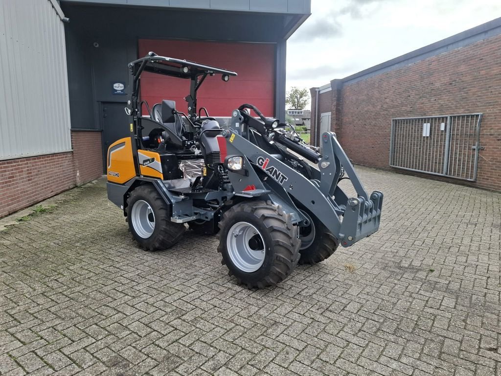 Radlader des Typs Sonstige Giant G2700 HD, Neumaschine in MARIENHEEM (Bild 1)