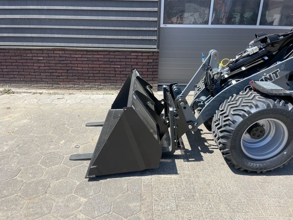 Radlader des Typs Sonstige Giant G2700 X-TRA HD+ CABINE minishovel NIEUW, Neumaschine in Neer (Bild 8)