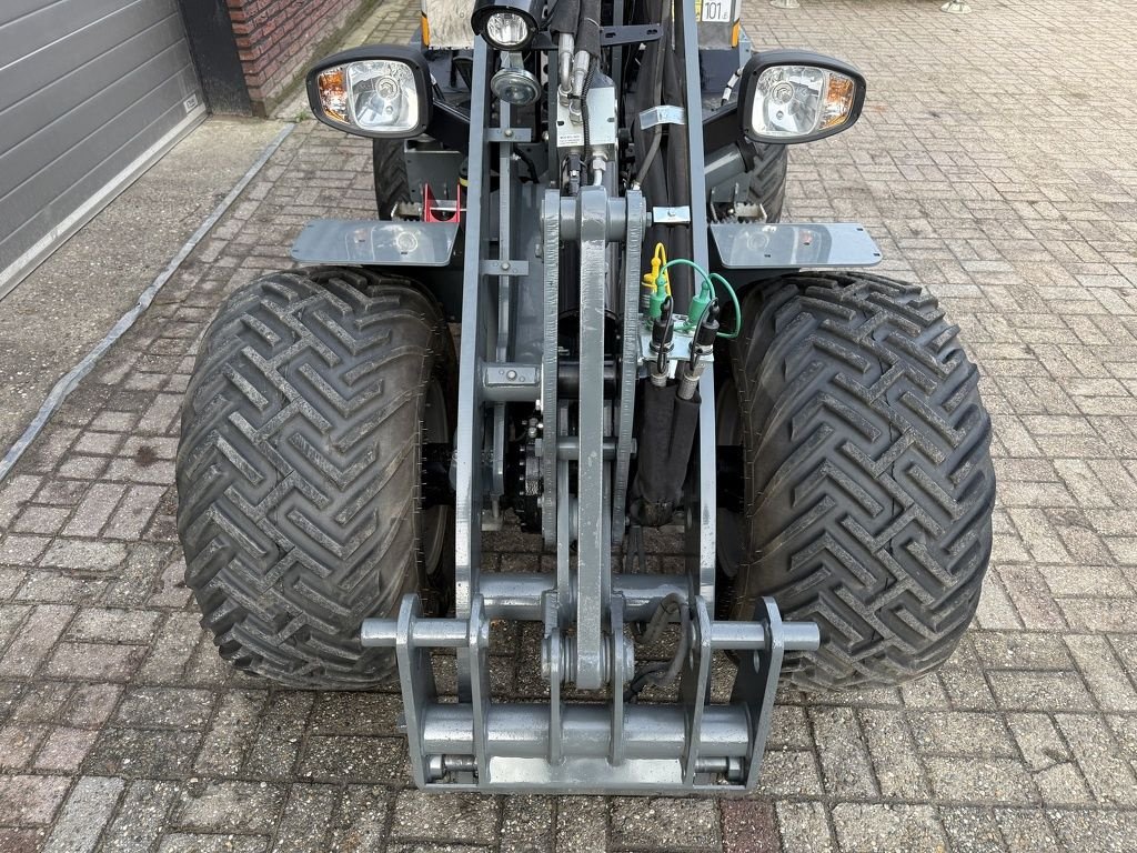 Radlader des Typs Sonstige Giant G2700 X-TRA HD+ minishovel BJ 2025 445 uur &euro;635 LEASE, Gebrauchtmaschine in Neer (Bild 5)