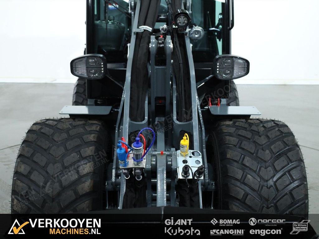 Radlader des Typs Sonstige Giant G3500 (Cabine), Neumaschine in Vessem (Bild 9)