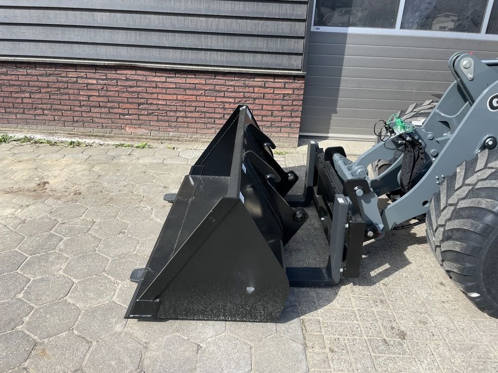 Radlader des Typs Sonstige Giant G3500 shovel 2025 r &euro;795 LEASE, Neumaschine in Neer (Bild 7)