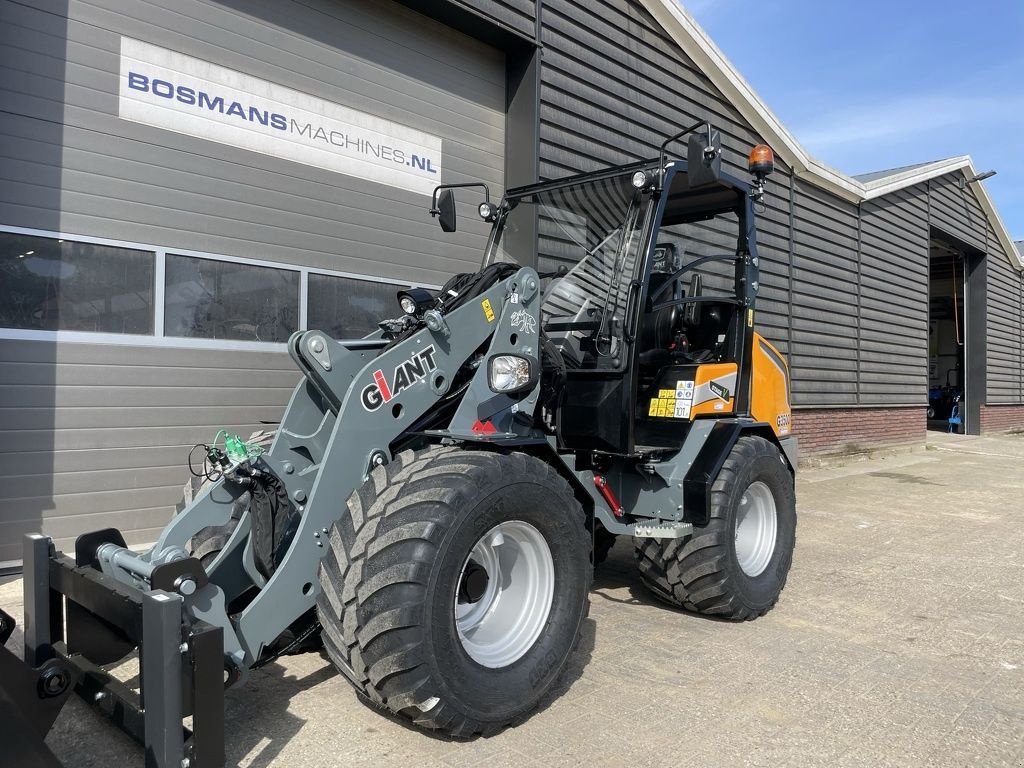 Radlader des Typs Sonstige Giant G3500 shovel 2025 r &euro;795 LEASE, Neumaschine in Neer (Bild 10)