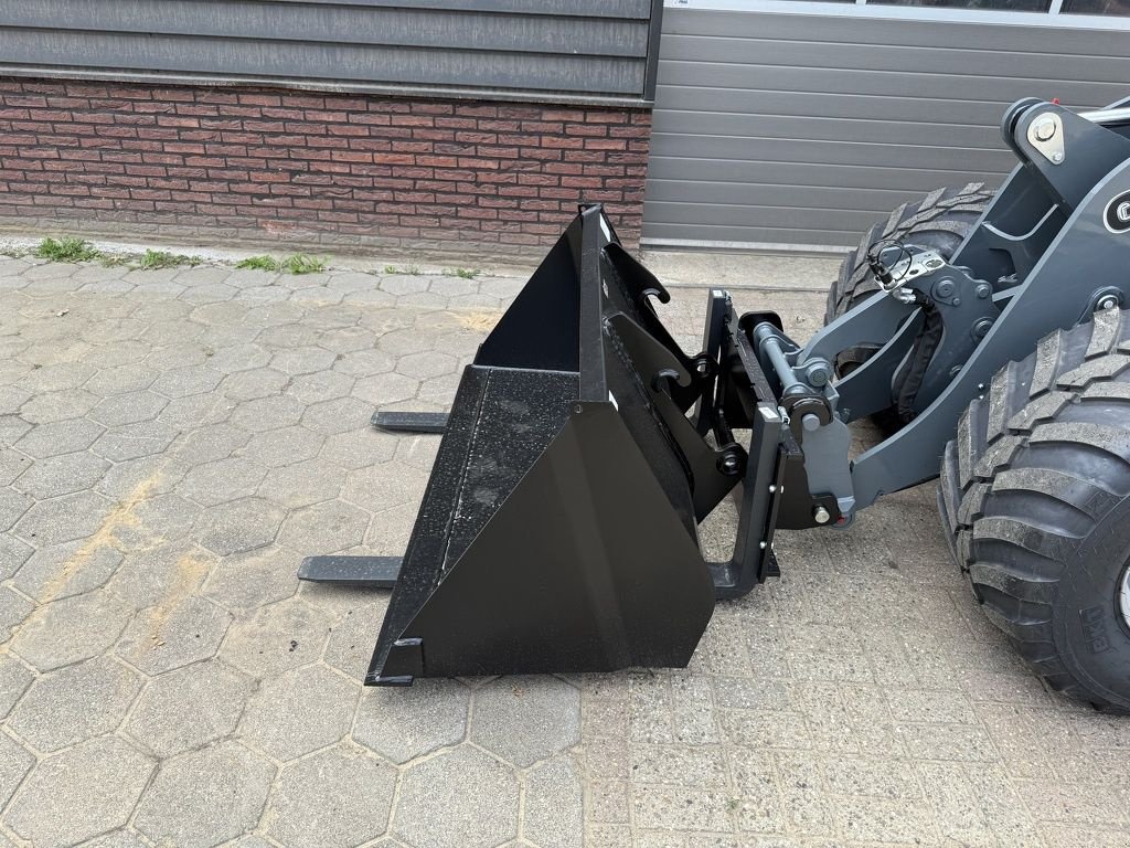 Radlader des Typs Sonstige Giant G3500 shovel NIEUW met cabine, Neumaschine in Neer (Bild 7)