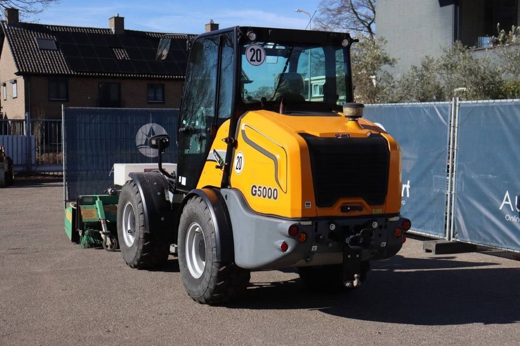 Radlader typu Sonstige Giant G5000, Gebrauchtmaschine v Antwerpen (Obrázek 4)
