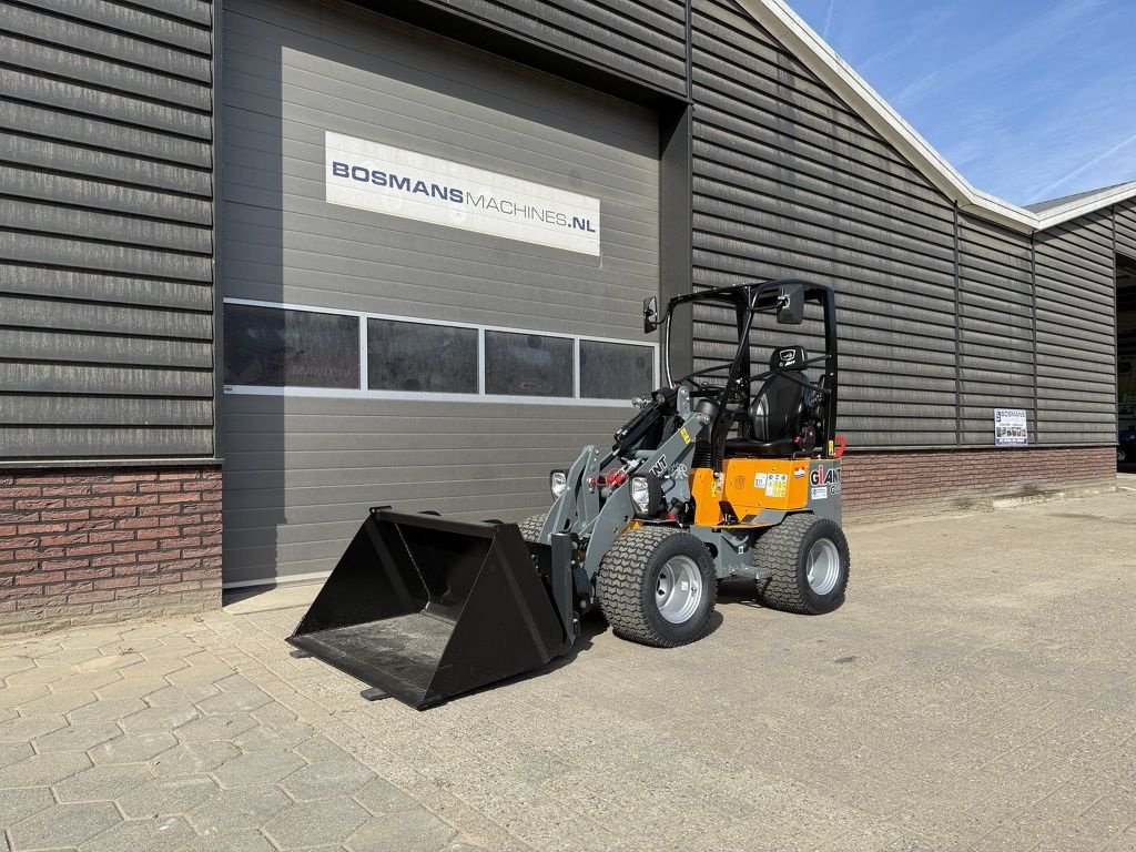 Radlader des Typs Sonstige Giant minishovel NIEUW gazonbanden &euro;399 LEASE, Neumaschine in Neer (Bild 3)