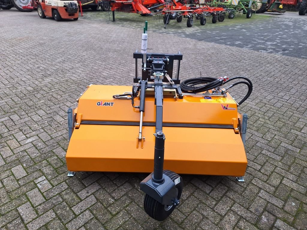 Radlader of the type Sonstige Giant PLUS 590-150, Neumaschine in MARIENHEEM (Picture 7)