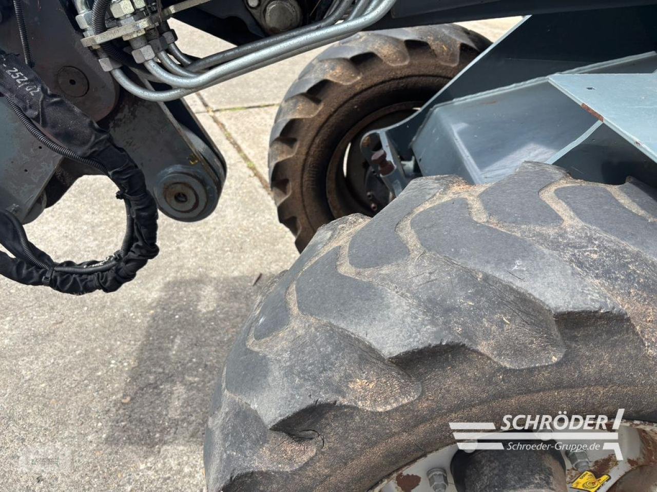 Radlader of the type Sonstige GIANT V 6004 T, Gebrauchtmaschine in Langenweddingen (Picture 12)