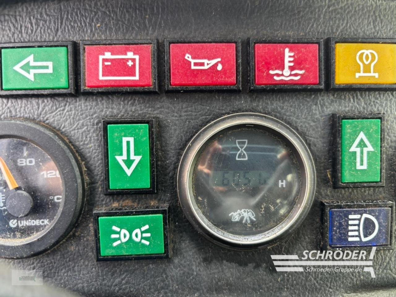 Radlader of the type Sonstige GIANT V 6004 T, Gebrauchtmaschine in Langenweddingen (Picture 15)