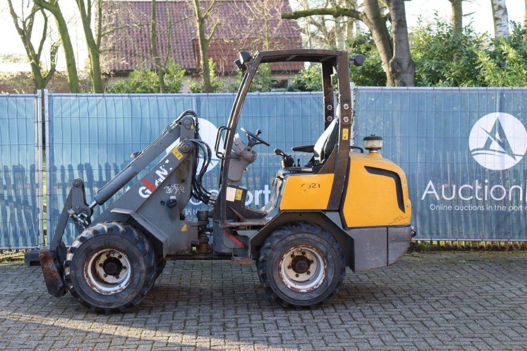 Radlader typu Sonstige Giant V452T, Gebrauchtmaschine w Antwerpen (Zdjęcie 2)