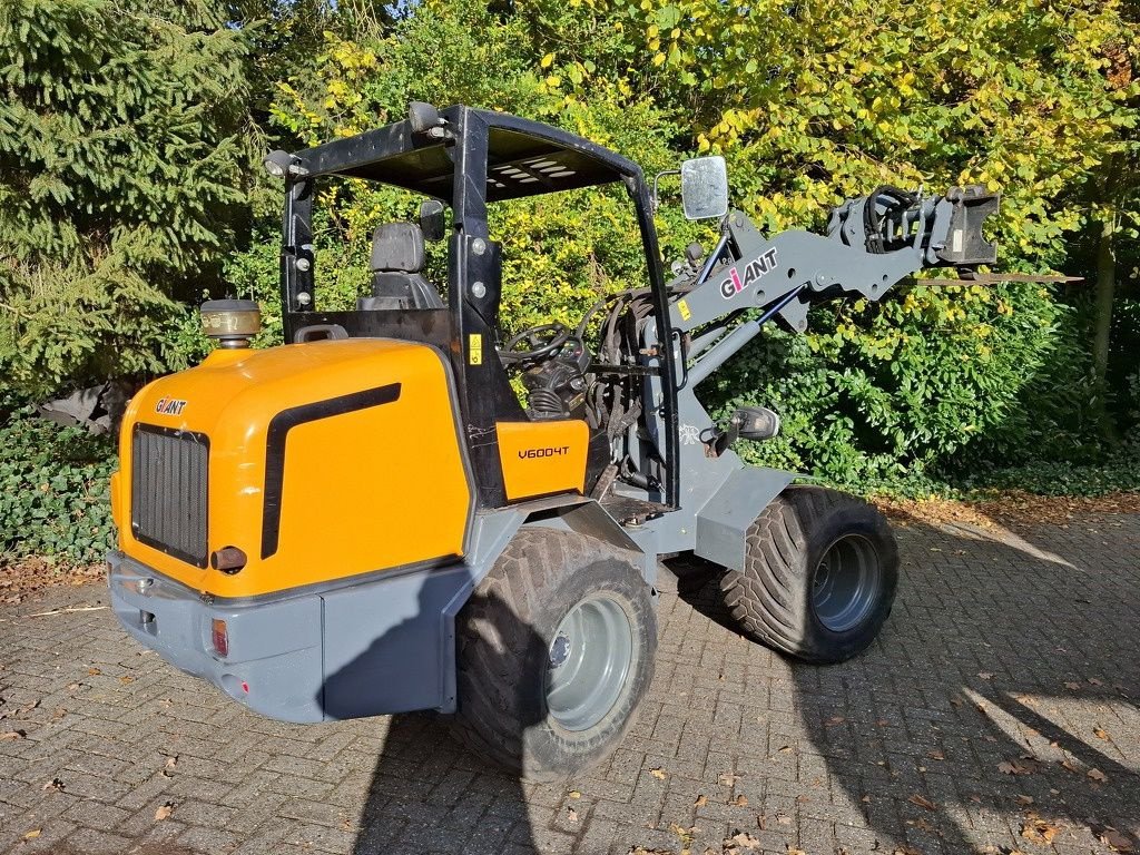 Radlader от тип Sonstige Giant V6004T, Gebrauchtmaschine в Kolham (Снимка 4)