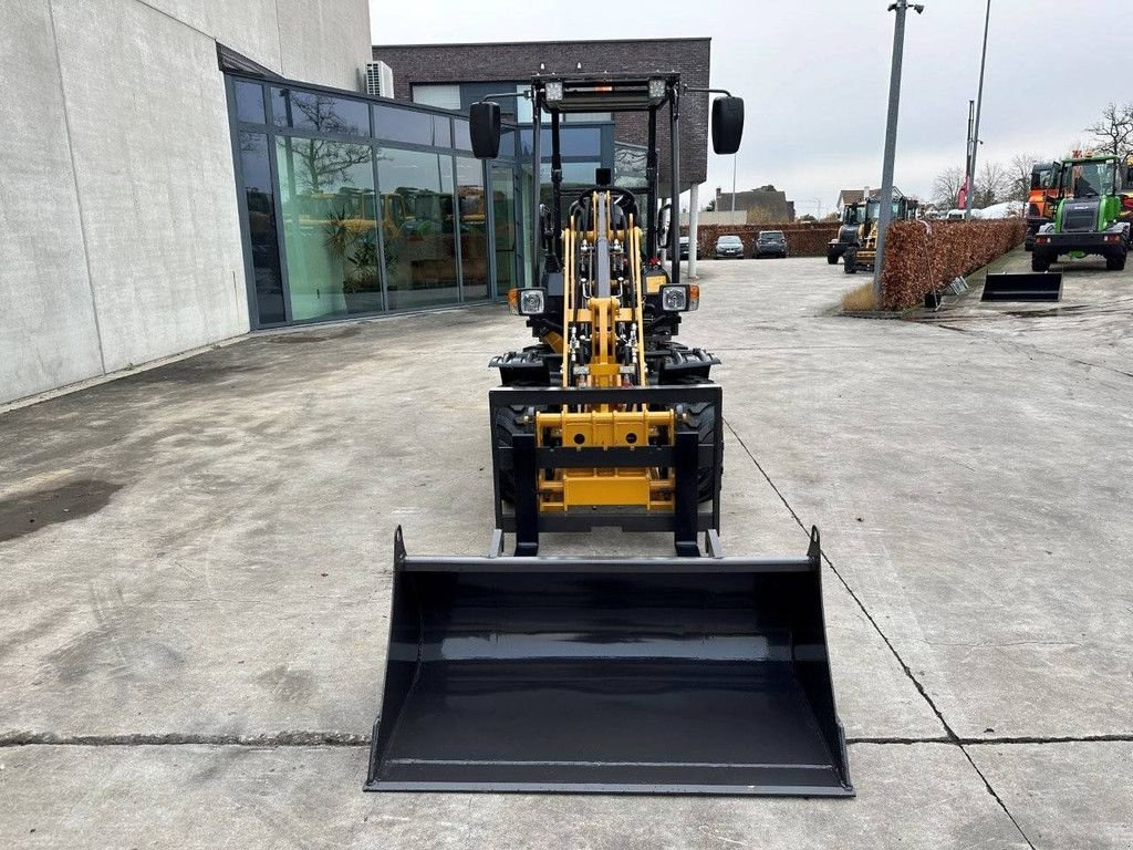 Radlader от тип Sonstige Mini 750, Neumaschine в Antwerpen (Снимка 2)