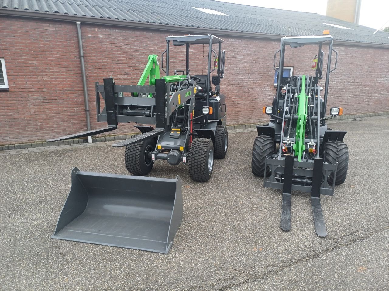 Radlader des Typs Sonstige Mini shovel Wcm 606 elektrische 606, Gebrauchtmaschine in Stroe (Gld) (Bild 8)