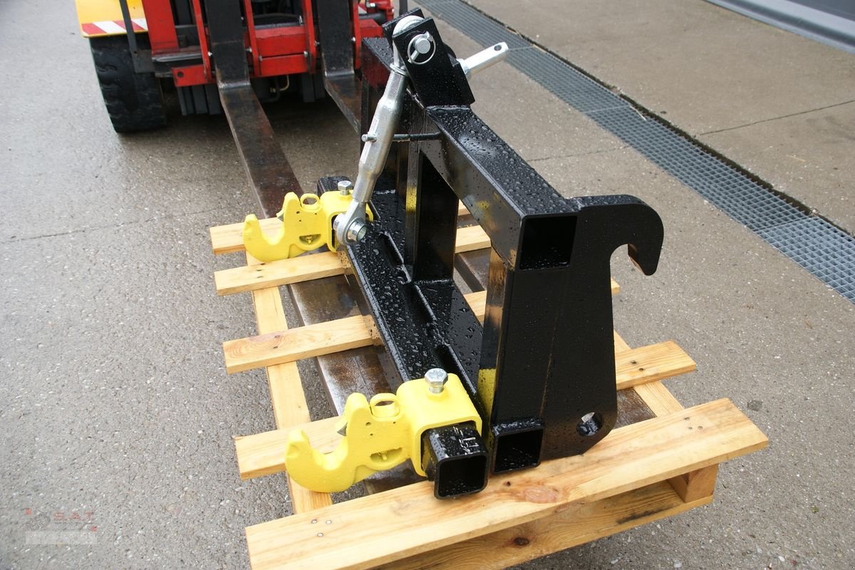 Radlader des Typs Sonstige SAT-Dreipunktadapter für Kramer, Neumaschine in Eberschwang (Bild 2)