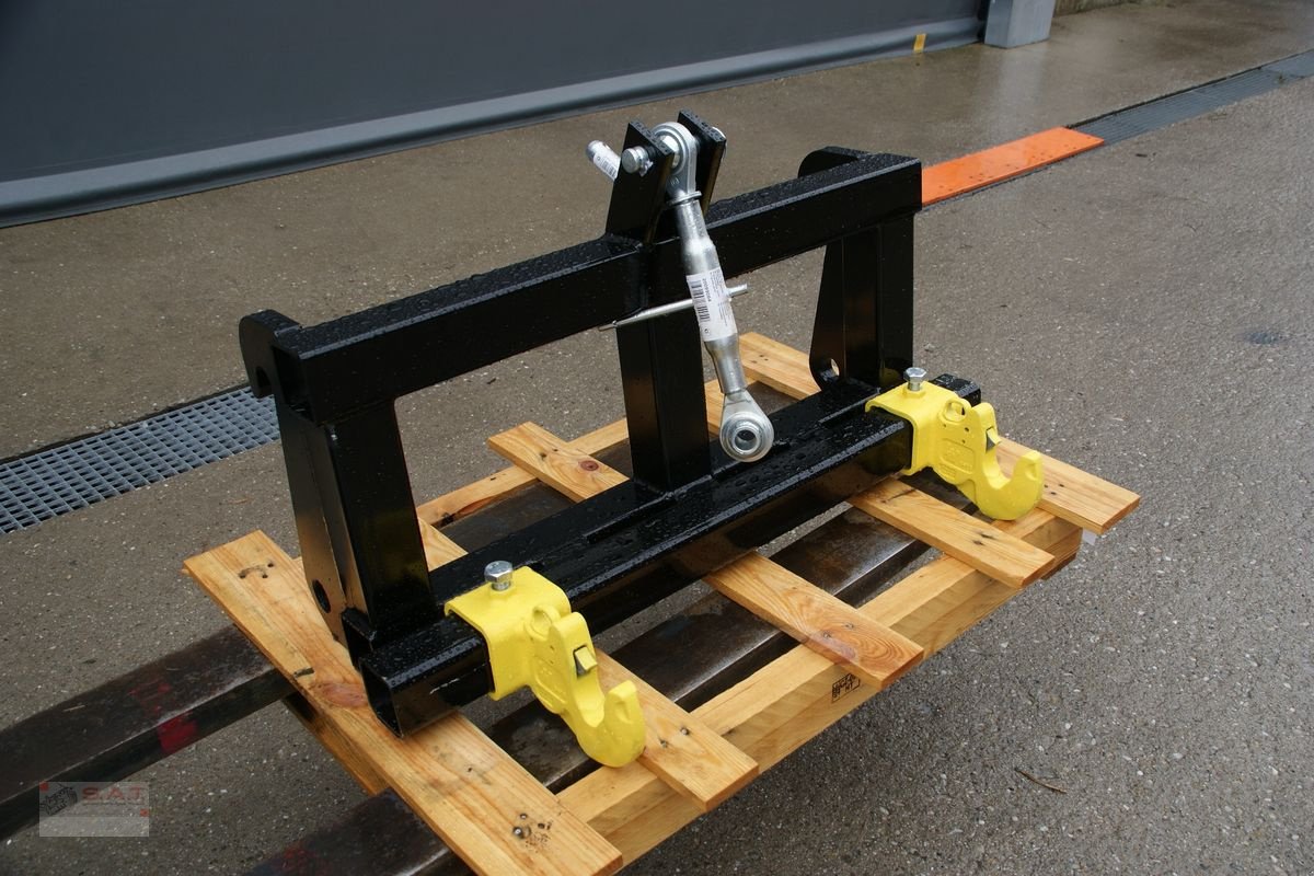 Radlader des Typs Sonstige SAT-Dreipunktadapter für Kramer, Neumaschine in Eberschwang (Bild 6)