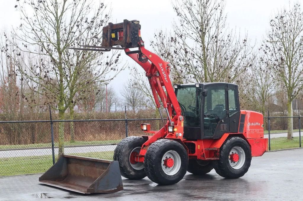 Radlader typu Sonstige Sch&auml;ffer 8082 FORKS BUCKET EXTRA FUNCTION, Gebrauchtmaschine w Marknesse (Zdjęcie 2)