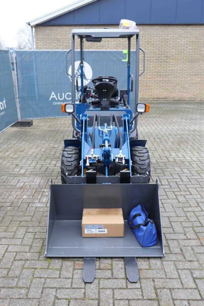 Radlader des Typs Sonstige V-tech E604, Neumaschine in Antwerpen (Bild 9)