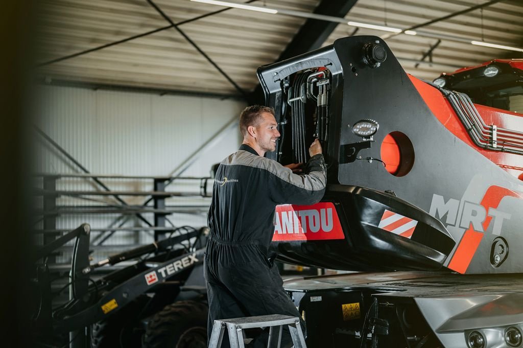 Radlader of the type Sonstige Vomach Vacature monteur, Neumaschine in Lunteren (Picture 9)