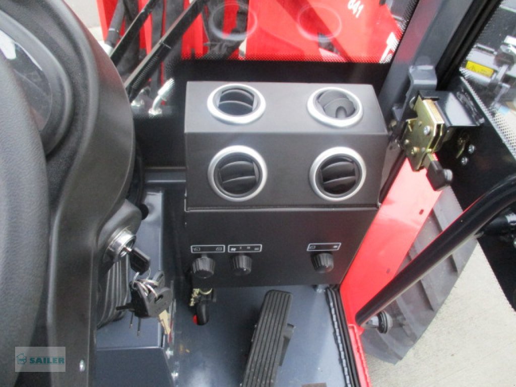 Radlader of the type Toyo KU 841 Kabine, Neumaschine in Landsberg (Picture 12)