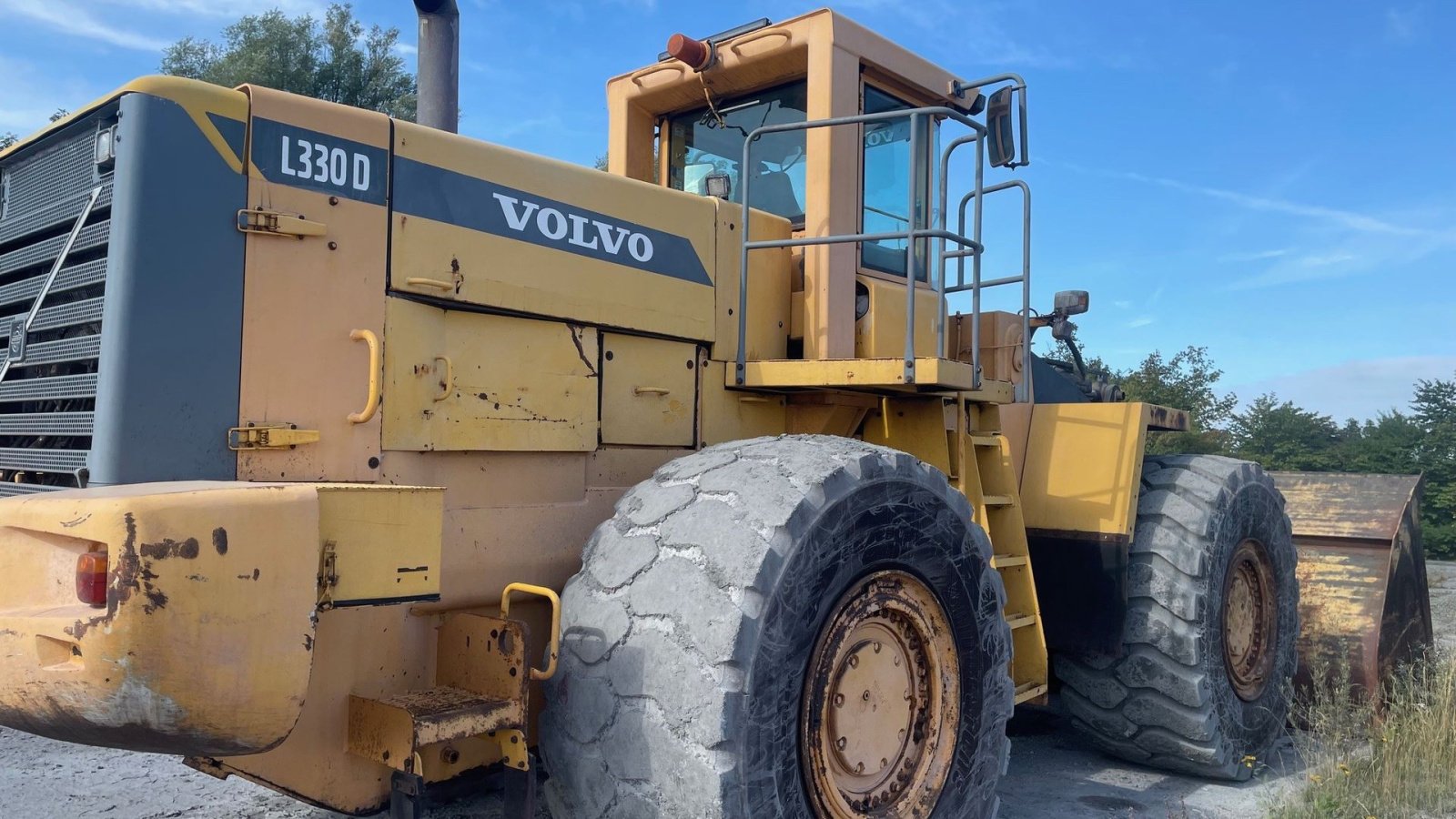 Radlader des Typs Volvo 330D med skovl, Gebrauchtmaschine in Lintrup (Bild 2)