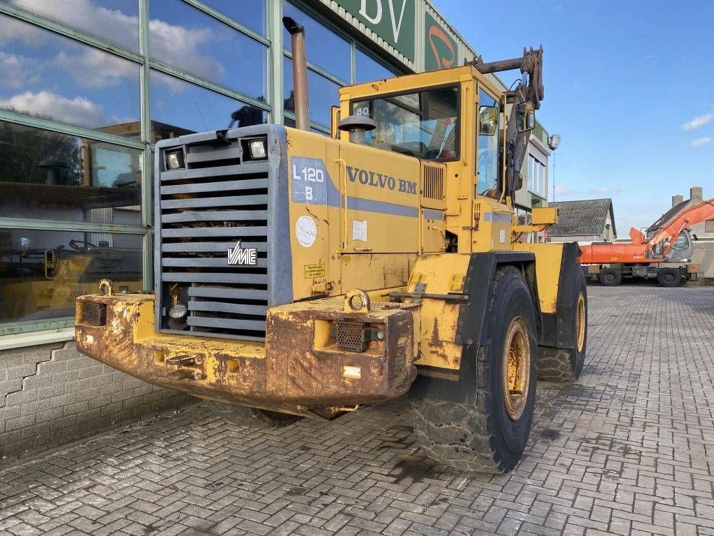 Radlader des Typs Volvo BM L 120 B, Gebrauchtmaschine in Roosendaal (Bild 8)