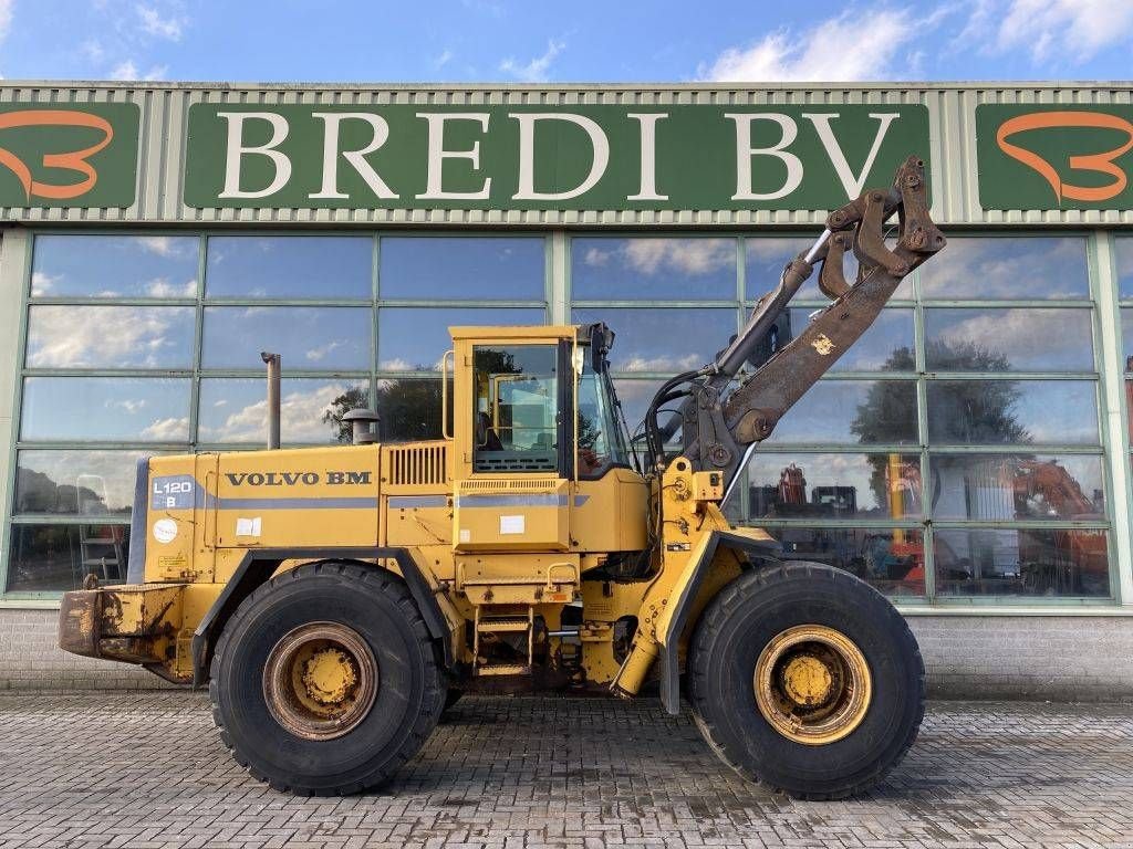 Radlader des Typs Volvo BM L 120 B, Gebrauchtmaschine in Roosendaal (Bild 1)