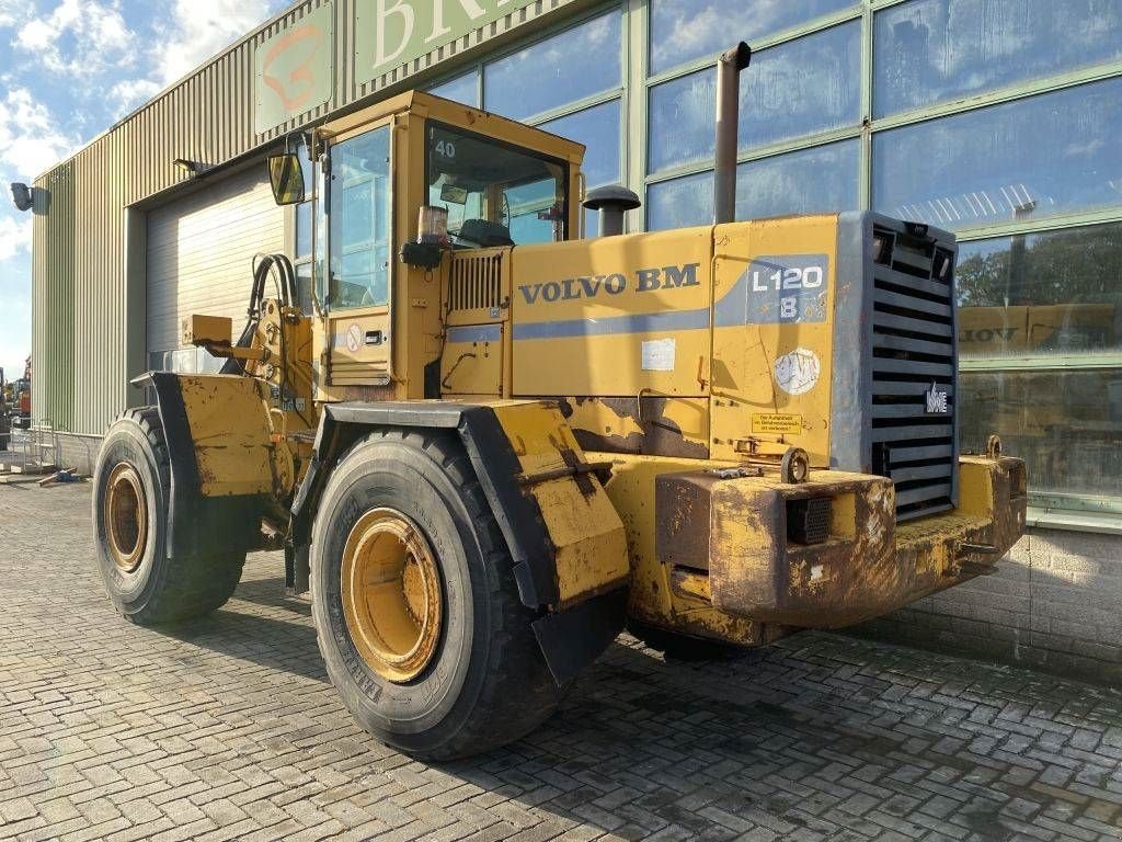 Radlader des Typs Volvo BM L 120 B, Gebrauchtmaschine in Roosendaal (Bild 4)