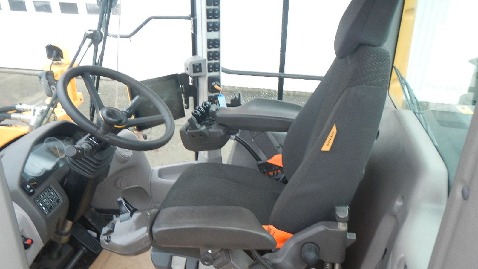 Radlader of the type Volvo L 110 H, Gebrauchtmaschine in Aabenraa (Picture 19)