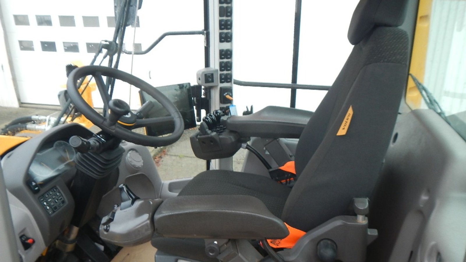 Radlader of the type Volvo L 110 H, Gebrauchtmaschine in Aabenraa (Picture 24)