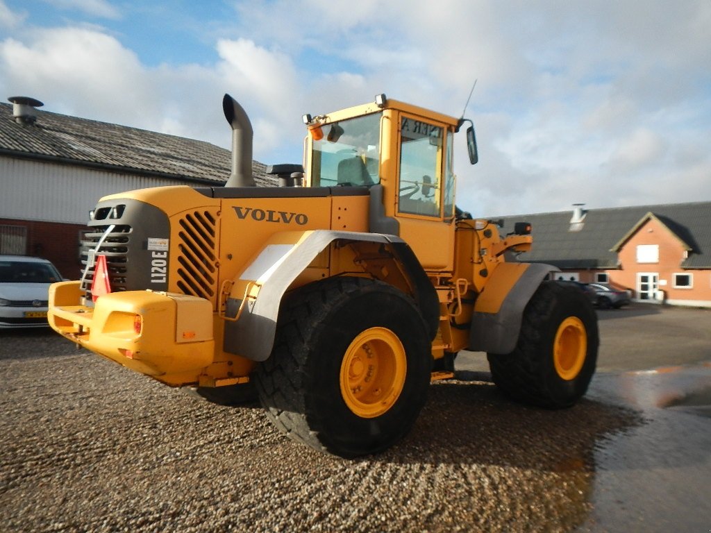 Radlader des Typs Volvo L 120 E, Gebrauchtmaschine in Aabenraa (Bild 3)