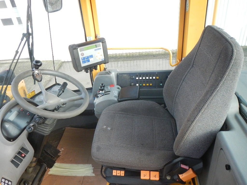 Radlader des Typs Volvo L 120 E, Gebrauchtmaschine in Aabenraa (Bild 19)