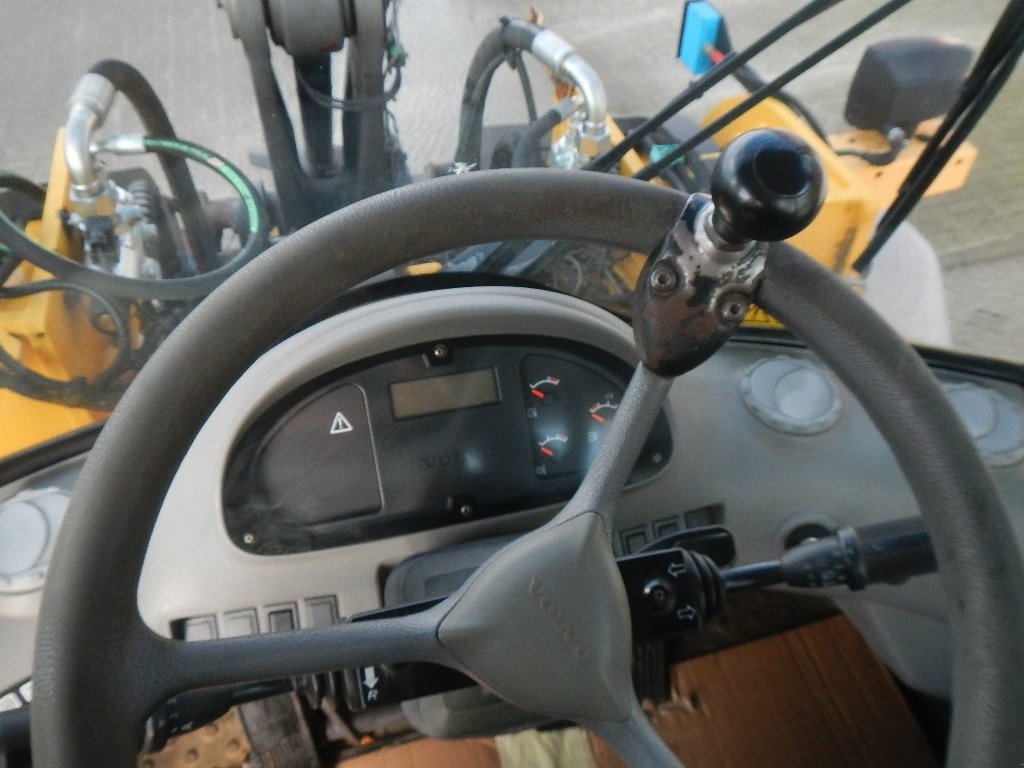 Radlader des Typs Volvo L 120 E, Gebrauchtmaschine in Aabenraa (Bild 24)