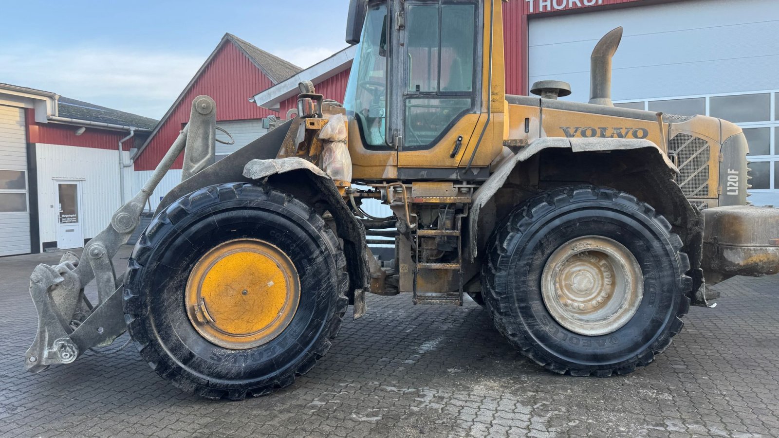 Radlader typu Volvo L 120 F MED NÆSTEN NYE DÆK!, Gebrauchtmaschine v Nørager (Obrázek 3)