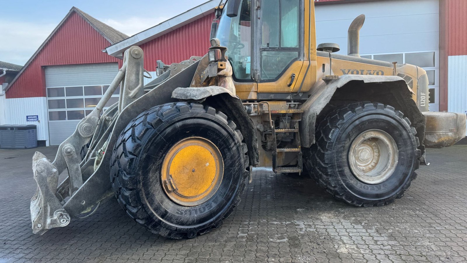 Radlader typu Volvo L 120 F MED NÆSTEN NYE DÆK!, Gebrauchtmaschine v Nørager (Obrázek 2)