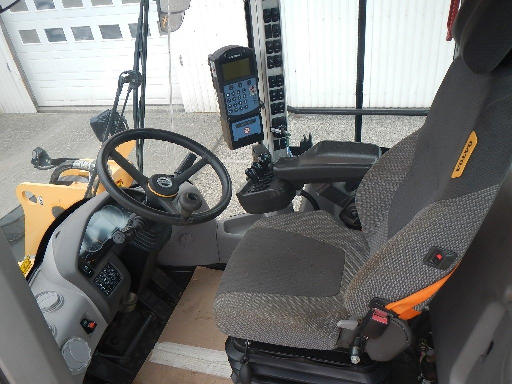 Radlader des Typs Volvo L 120 H, Gebrauchtmaschine in Aabenraa (Bild 25)