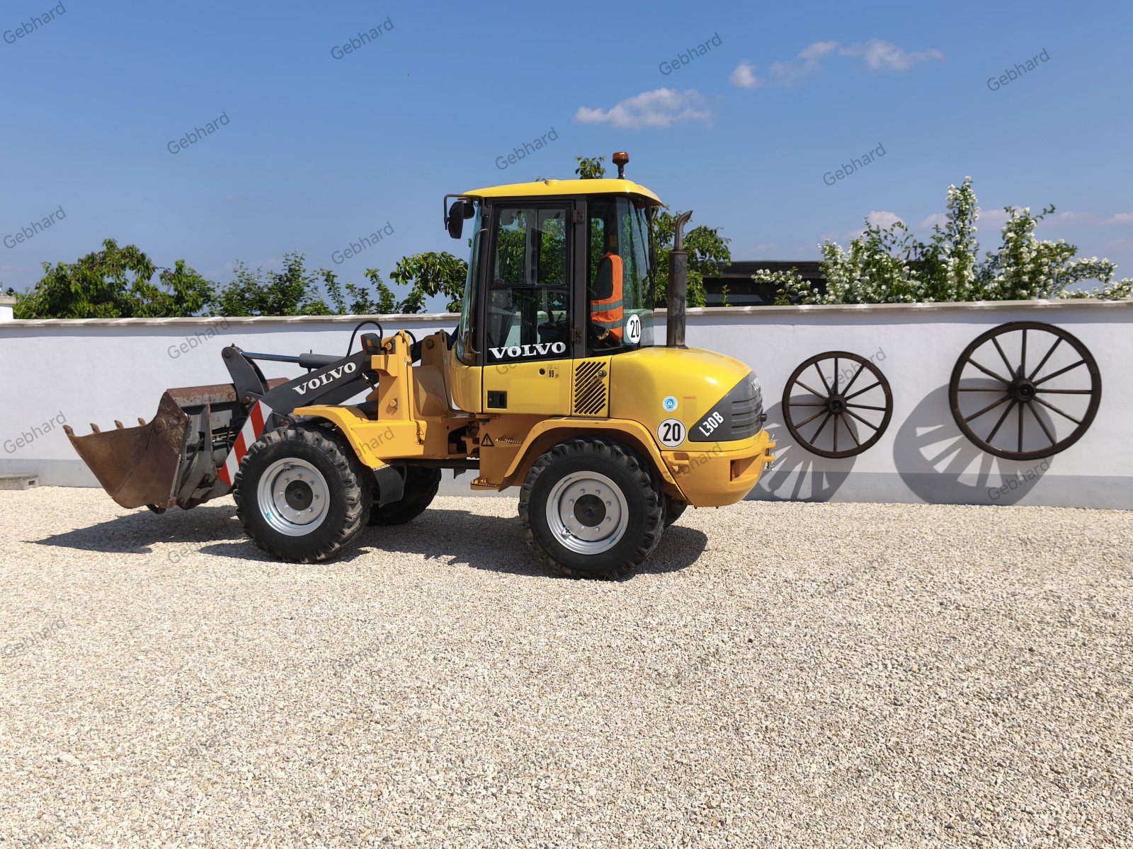 Radlader des Typs Volvo L 30 B-Z Allrad mit Deutz Motor Klappschaufel Knicklader, Gebrauchtmaschine in Großschönbrunn (Bild 1)